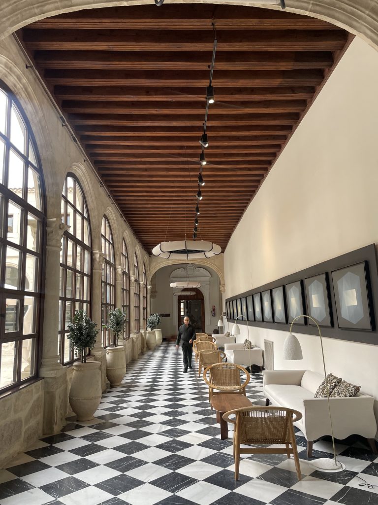 Parador de Cuenca Corridor
