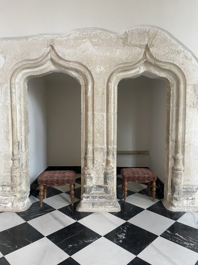 Hotel decor in Parador de Cuenca