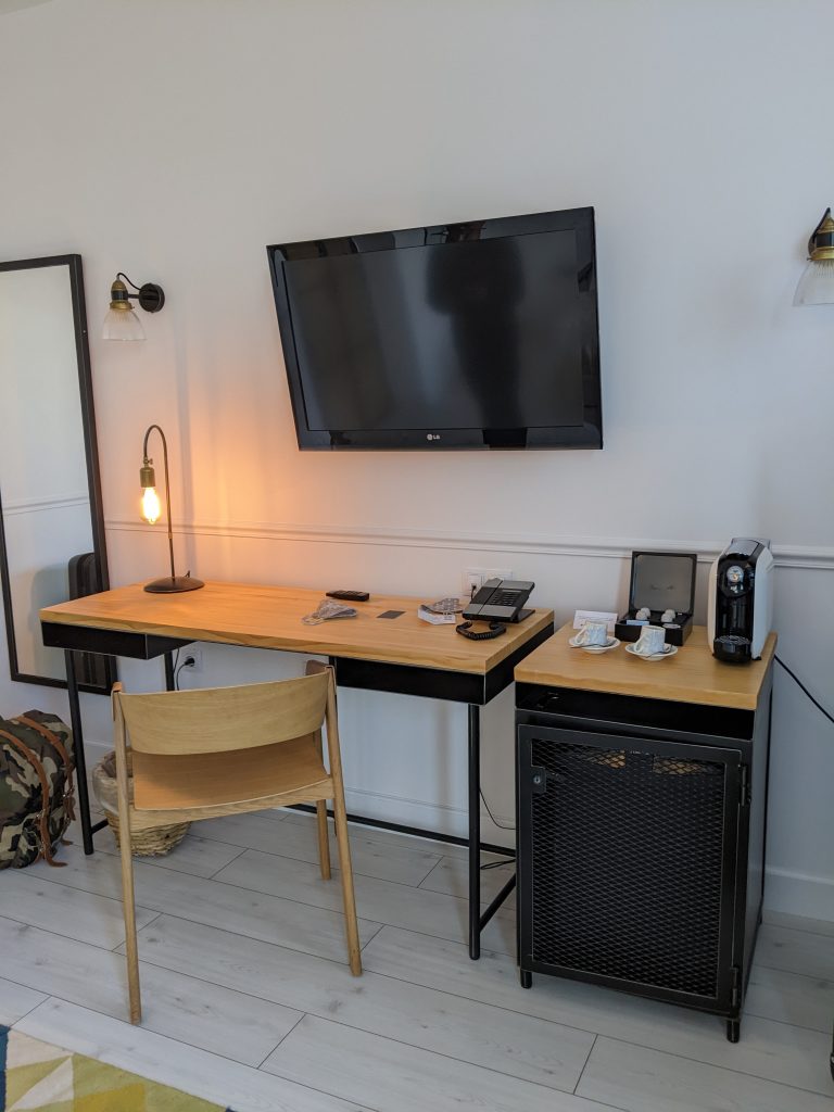 Minibar and Desk at 7 Islas Hotel Madrid