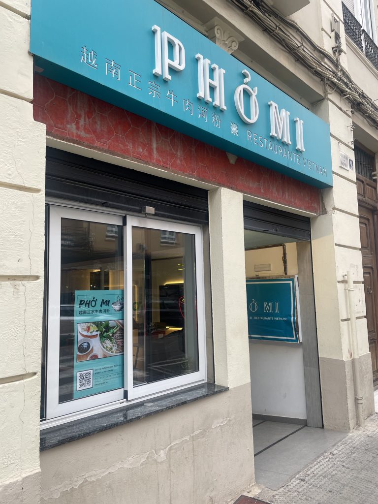 Facade of Pho Mi - Pho Mi Valencia restaurant review