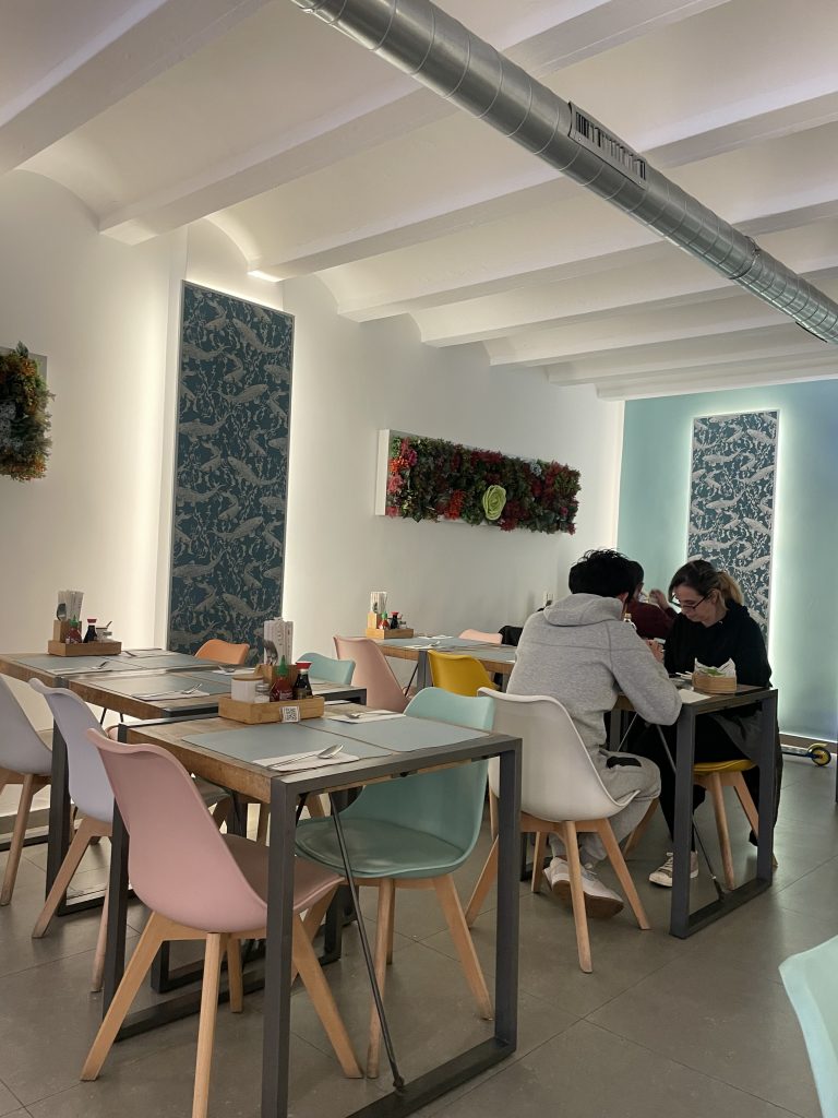 Relaxed dining - Pho Mi Valencia restaurant review