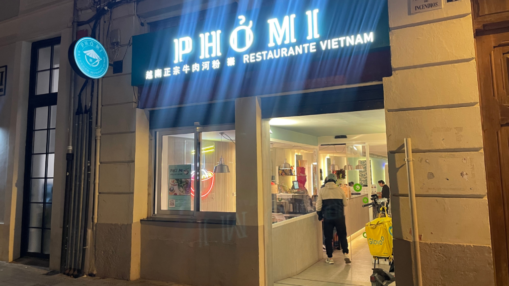 Pho Mi Valencia restaurant review